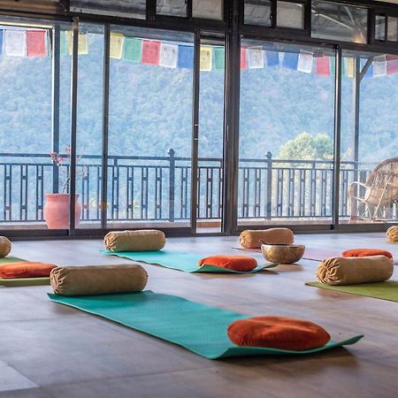 Green Hills Yoga Retreat Похара Екстериор снимка