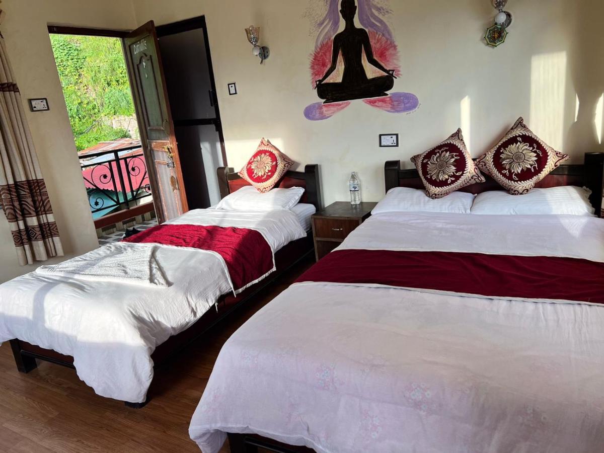 Green Hills Yoga Retreat Похара Екстериор снимка