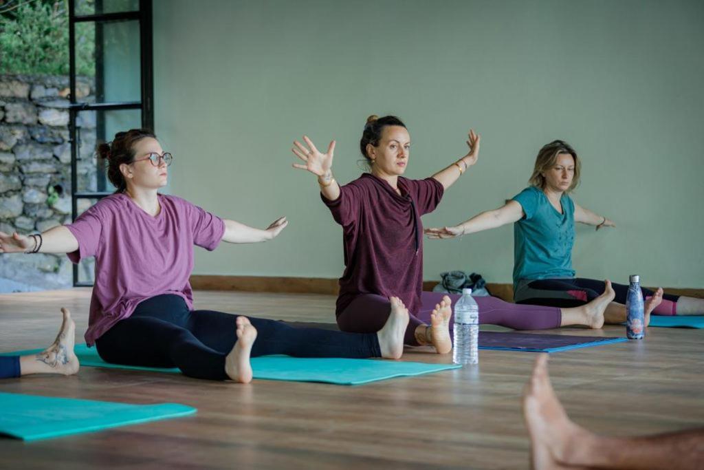 Green Hills Yoga Retreat Похара Екстериор снимка
